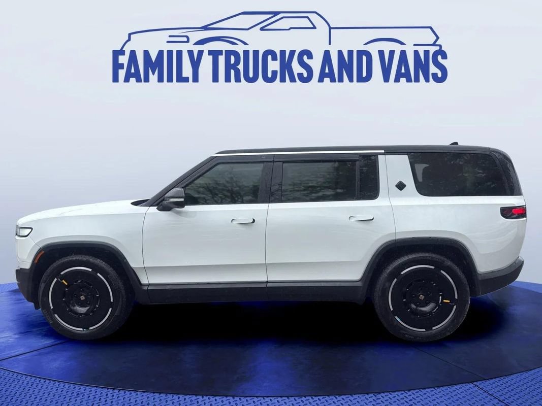 Used 2023 Rivian R1S Adventure Dual AWD/4WD image 2