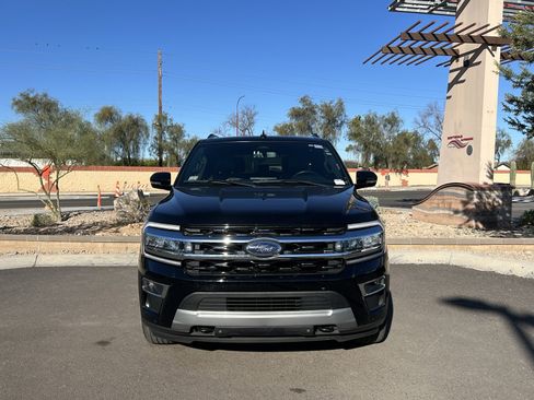 Used 2023 Ford Expedition Limited image 8