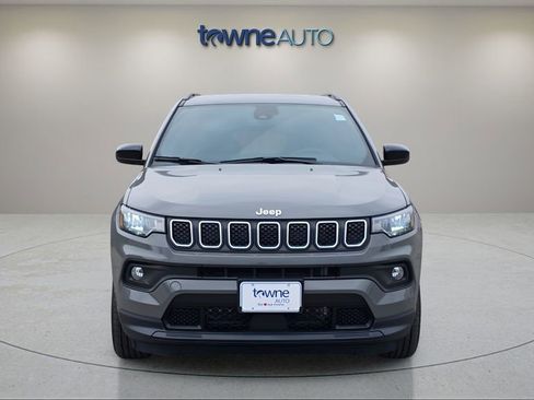 Used 2023 Jeep Compass Latitude w/ Convenience Group image 8