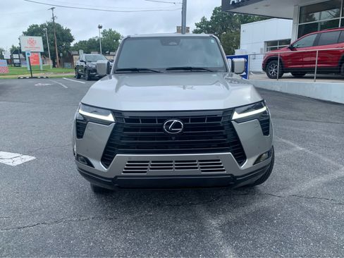 Used 2025 Lexus GX 550 w/ Accessory Package (2T) AWD/4WD image 2