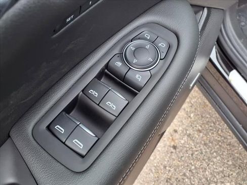 New 2025 Cadillac XT6 Premium Luxury w/ Technology Package image 11