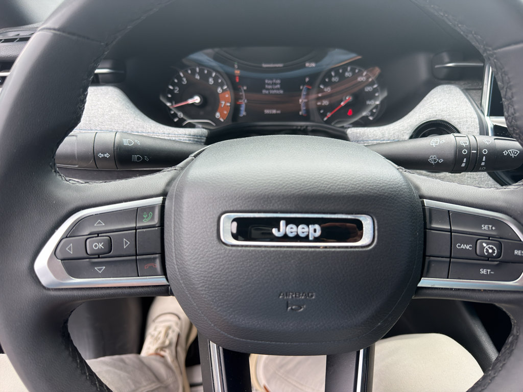 Used 2024 Jeep Compass Latitude AWD/4WD image 16