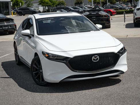 Certified 2025 MAZDA MAZDA3 2.5 S Hatchback w/ Premium Pkg FWD image 2