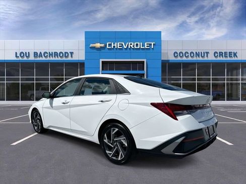 Used 2025 Hyundai Elantra SEL image 6