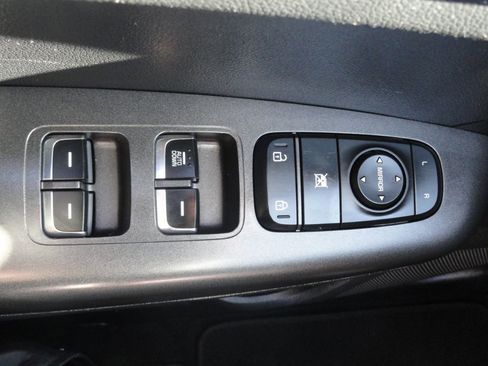 Used 2019 Kia Sportage LX image 21