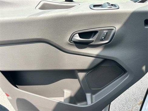 New 2025 Ford Transit 250 148 Medium Roof image 32