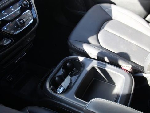 New 2026 Chrysler Pacifica Select image 23