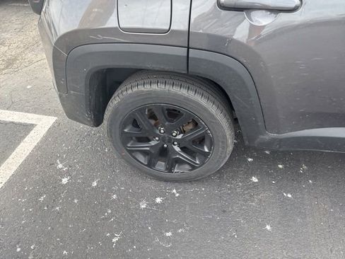 Used 2016 Jeep Renegade Latitude image 13