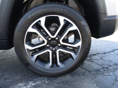Used 2023 Jeep Compass Limited AWD/4WD image 10