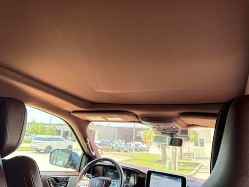 Used 2019 Lincoln Navigator L Black Label w/ Cargo Package AWD/4WD image 11