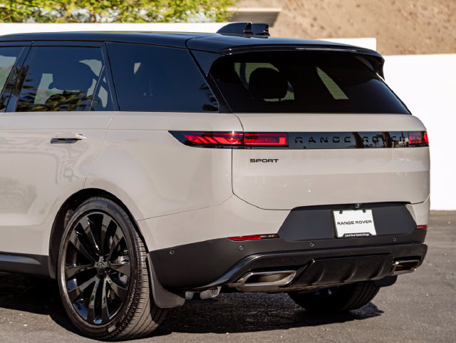 Certified 2026 Land Rover Range Rover Sport SE AWD/4WD image 10