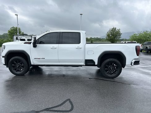 Used 2024 GMC Sierra 2500 AT4 w/ Max Trailering Package AWD/4WD image 4