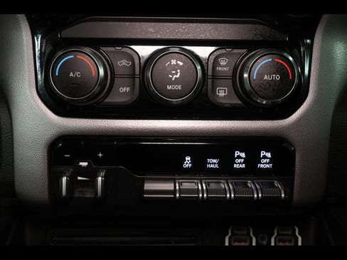 Used 2019 RAM 1500 Big Horn AWD/4WD image 19