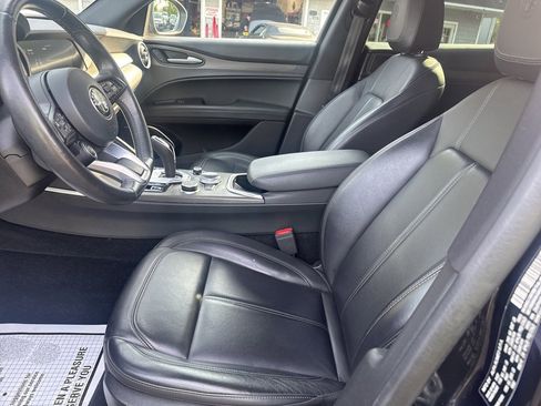 Used 2022 Alfa Romeo Stelvio Ti image 27