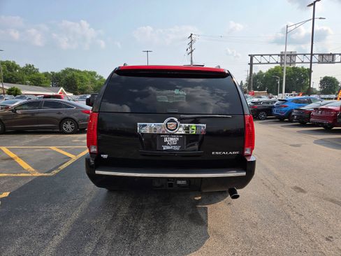 Used 2013 Cadillac Escalade ESV Luxury RWD image 12