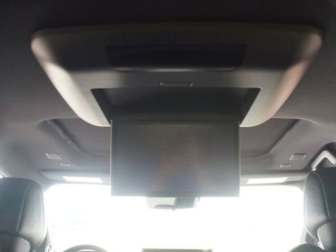 Used 2025 Toyota Sienna Platinum AWD/4WD image 7