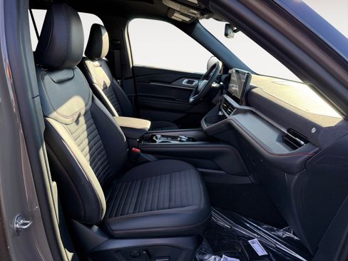 New 2026 Ford Explorer ST-Line w/ ST-Line Street Pack image 19