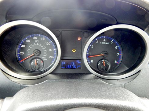 Used 2010 Hyundai Genesis 3.8 image 27