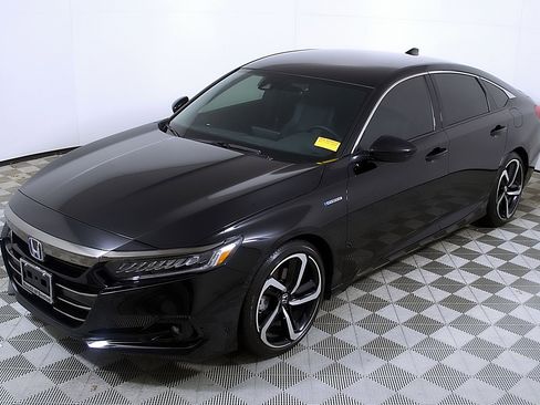 Used 2022 Honda Accord Sport image 3