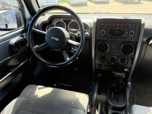 Used 2008 Jeep Wrangler Unlimited Rubicon w/ Dual Top Group AWD/4WD image 23