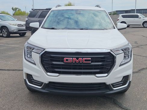 Used 2022 GMC Terrain SLE w/ Driver Convenience Package FWD image 2