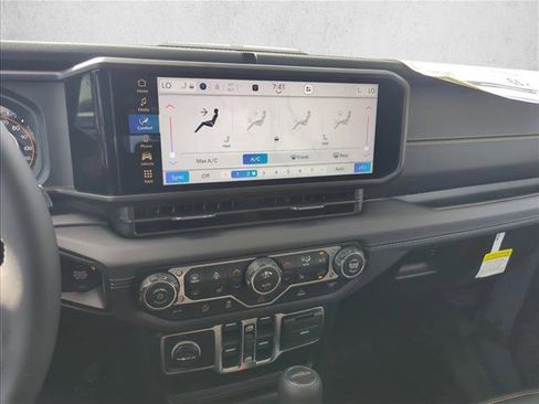 New 2026 Jeep Gladiator Sport AWD/4WD image 9