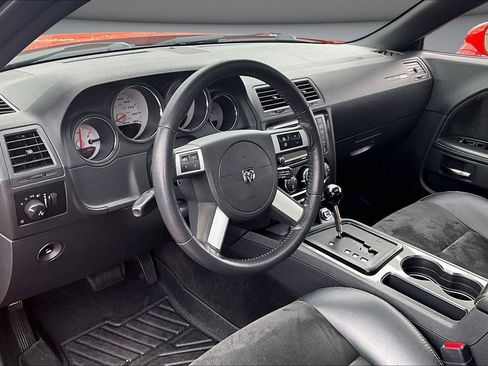 Used 2009 Dodge Challenger SRT8 w/ SRT Option Group II RWD image 17