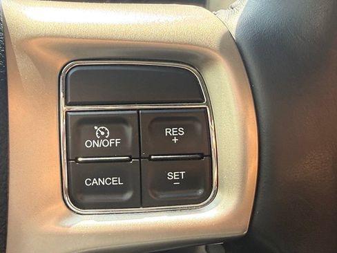 Used 2016 RAM 3500 Laramie w/ Convenience Group AWD/4WD image 19