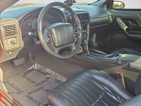 Used 2001 Chevrolet Camaro Z28 w/ SS Performance/Appearance Pkg RWD image 10
