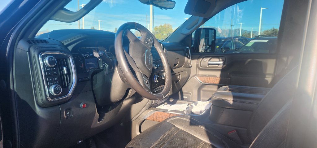 Used 2020 GMC Sierra 3500 Denali w/ Denali Ultimate Package AWD/4WD image 3