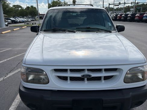 Used 2000 Ford Explorer XLS RWD image 8