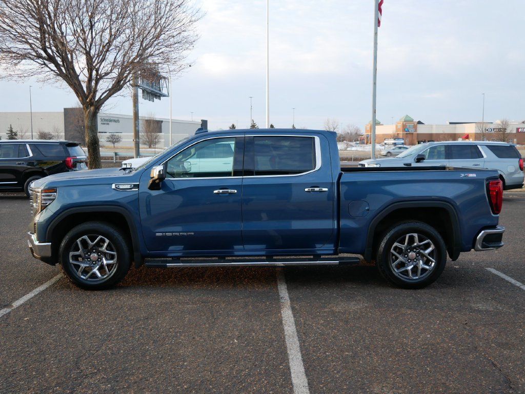 Used 2024 GMC Sierra 1500 SLT w/ SLT Premium Package AWD/4WD image 6