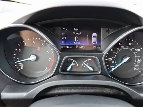 Used 2018 Ford Escape SE w/ SE Sport Appearance Package image 15