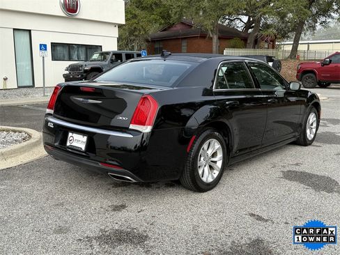 Used 2022 Chrysler 300 Touring image 5