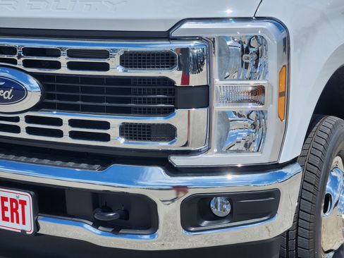 New 2026 Ford F350 XL w/ XL Chrome Package AWD/4WD image 8