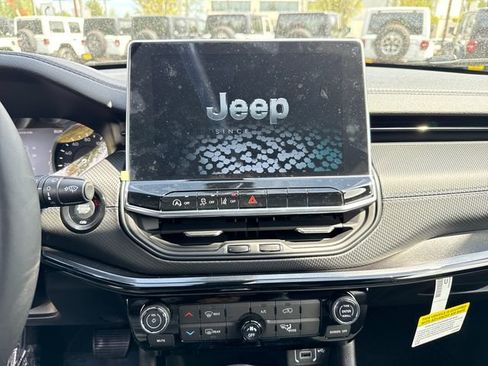 New 2026 Jeep Compass Latitude AWD/4WD image 21