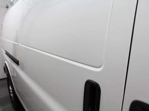 Used 2022 Chevrolet Express 3500 Extended w/ Driver Convenience Package RWD image 34