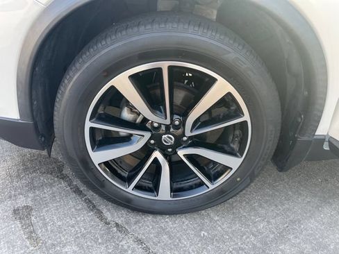 Used 2018 Nissan Rogue SL w/ Premium Package AWD/4WD image 29
