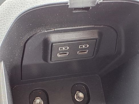 Used 2025 Toyota RAV4 XLE AWD/4WD image 18