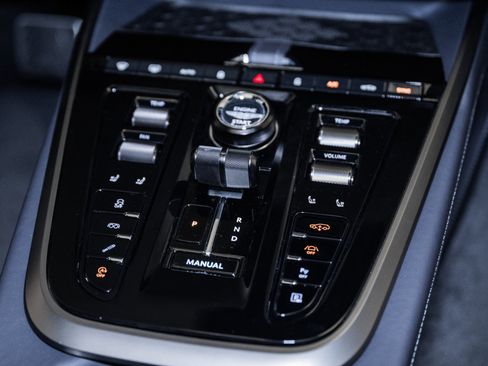 Used 2025 Aston Martin DBX 707 image 37