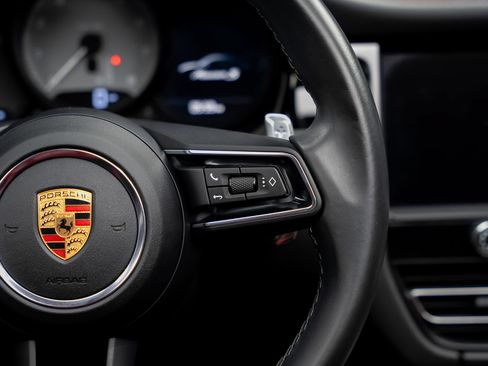 Used 2023 Porsche Macan S AWD/4WD image 41