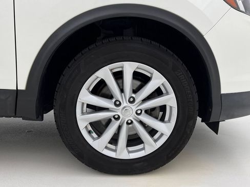 Used 2018 Nissan Rogue Sport SV w/ SV Technology Package AWD/4WD image 29