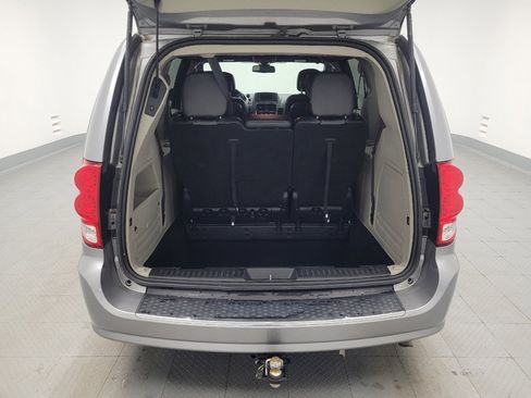 Used 2020 Dodge Grand Caravan SXT image 29