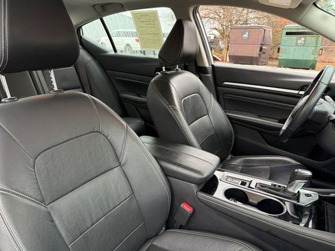 Used 2021 Nissan Altima 2.5 Platinum image 18