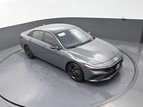 New 2026 Hyundai Elantra Sport FWD image 21