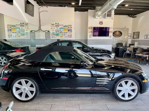 Used 2005 Chrysler Crossfire Limited RWD image 5
