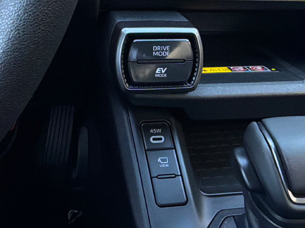 Used 2026 Toyota RAV4 AWD image 32