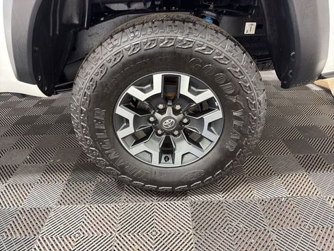Used 2023 Toyota Tacoma TRD Off-Road image 29