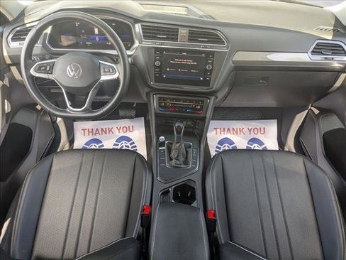 Used 2022 Volkswagen Tiguan SE FWD image 17