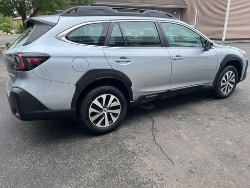 Used 2023 Subaru Outback AWD/4WD image 5